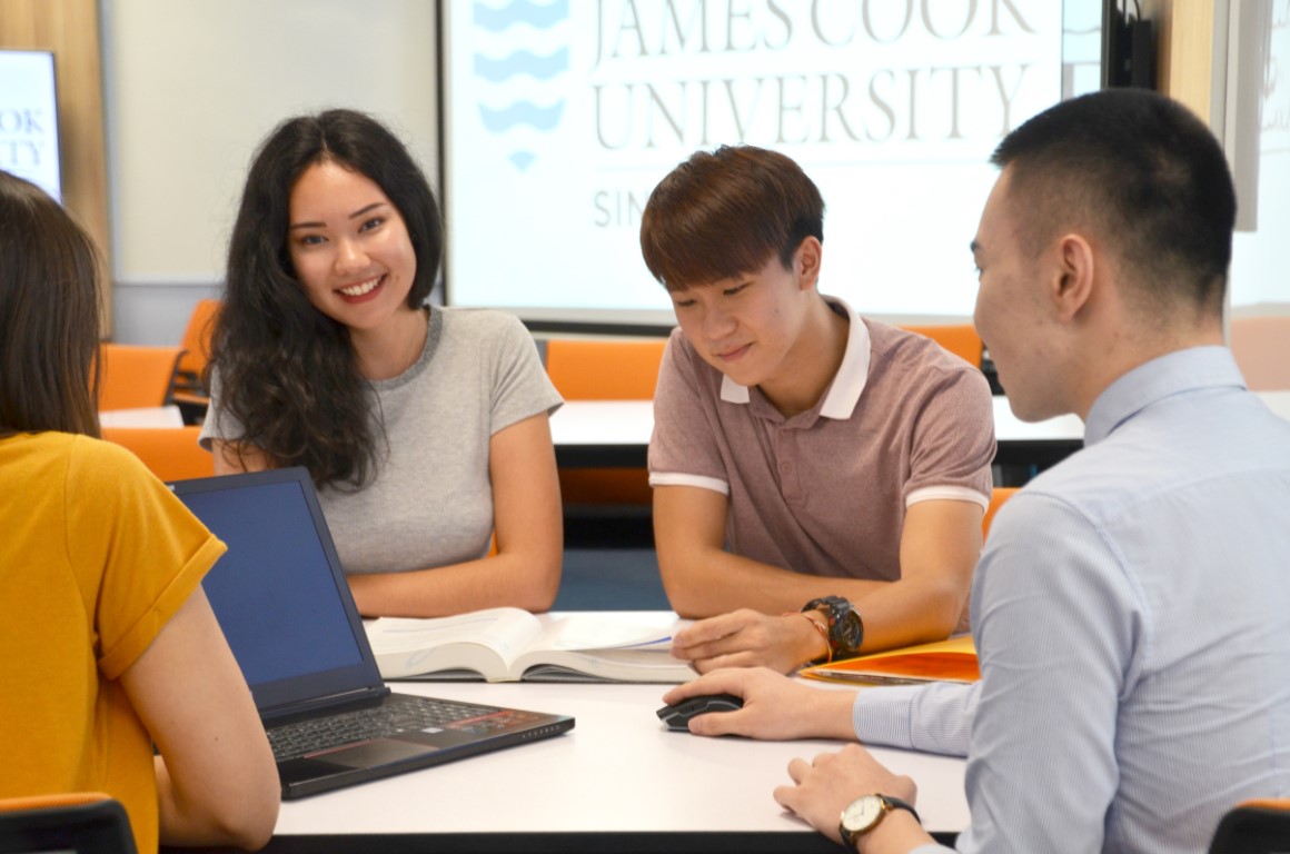 JCU Students discussion in Apple Room