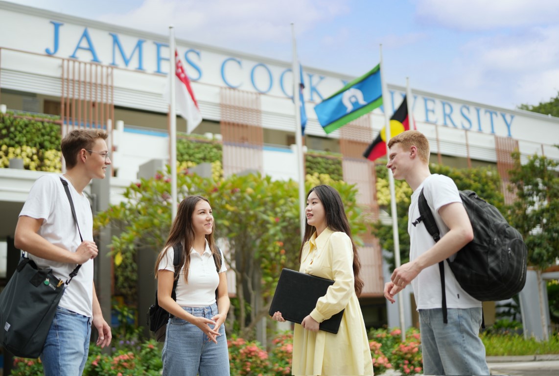 jcus students at campus front
