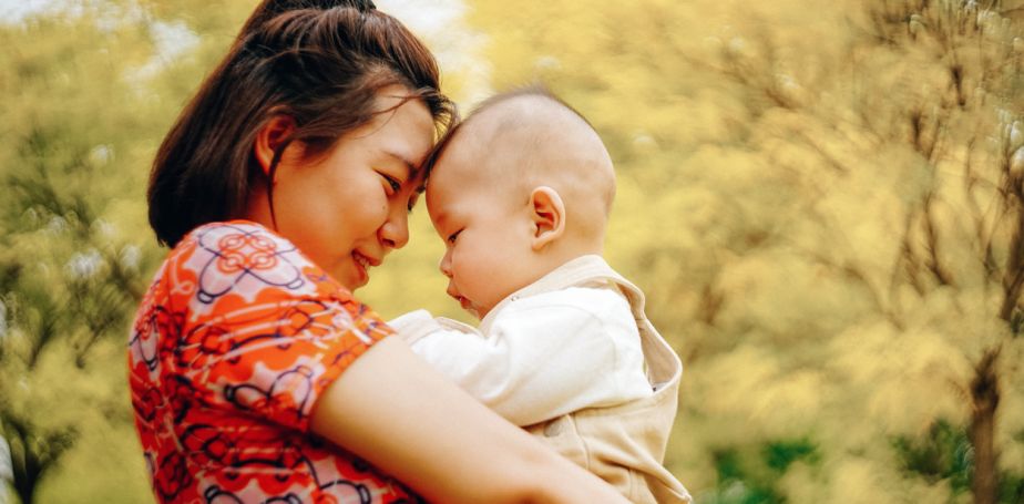 New mothers and their parents