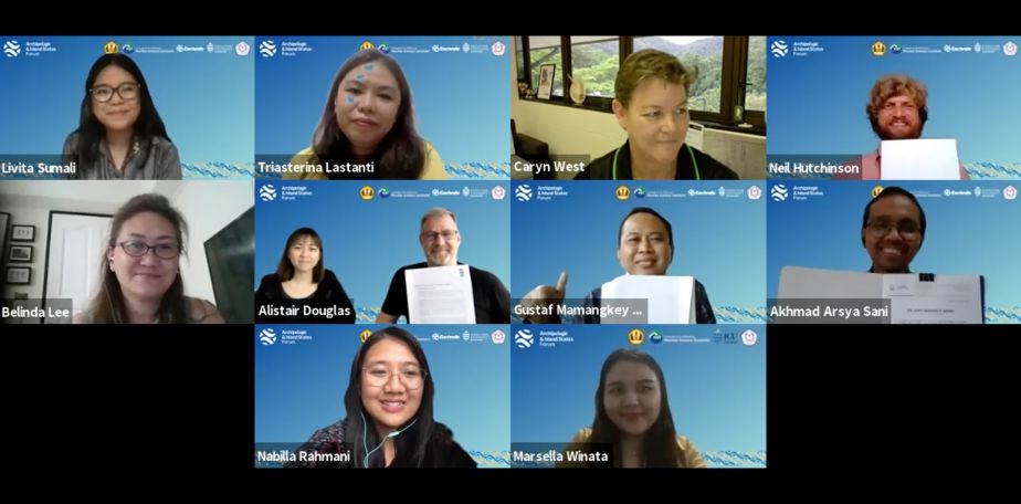 AIS and JCU zoom meeting group picture