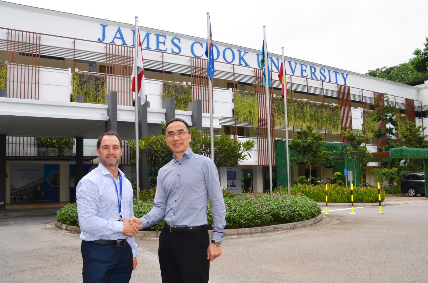 Prof Dean Jerry and Associate Professor Matthew Tan, Oceanus Tech CEO