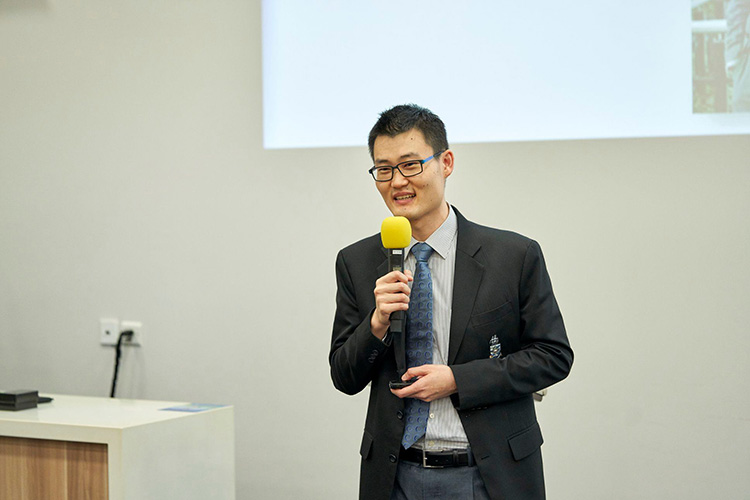 Mr Andrew Chew