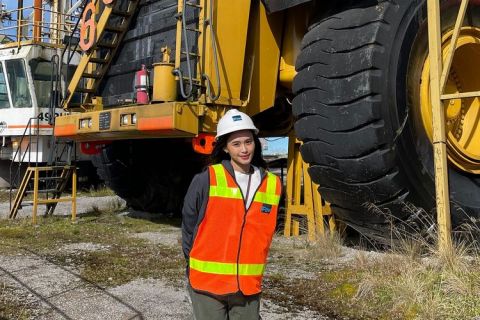 Suka Tantangan, Lulusan James Cook University Ini Pilih Kerja di PT Freeport Indonesia dan Hadapi Keluhan Masyarakat Timika